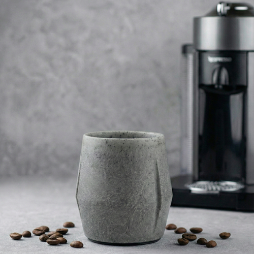 KRUG Kaffeetasse Kaffeebecher basalt-grau mit Kaffeemaschine ohne Verpackung