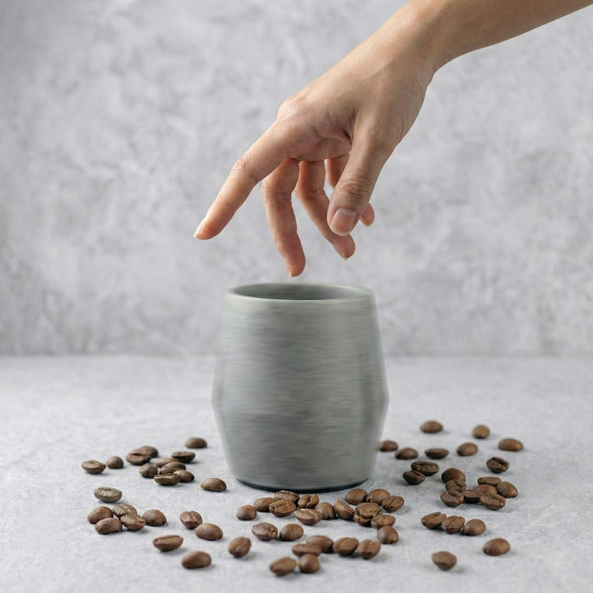 KRUG Kaffeetasse Kaffeebecher basalt-grau mit Hand und Drehung