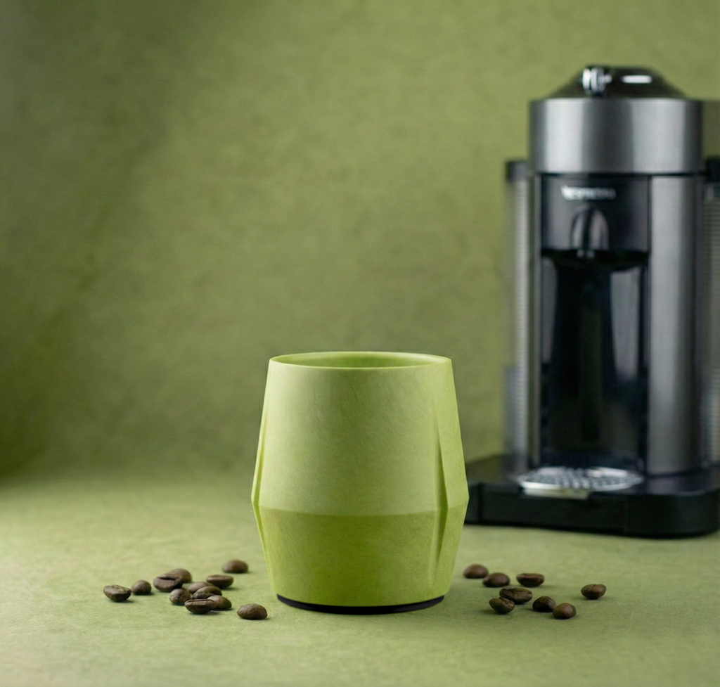 KRUG Kaffeetasse Kaffeebecher olivin-grün mit Kaffeemaschine ohne Verpackung