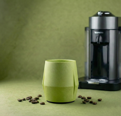 KRUG Kaffeetasse Kaffeebecher olivin-grün mit Kaffeemaschine ohne Verpackung